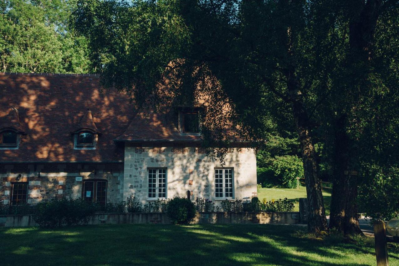Le Prieure Des Fontaines Hotel Les Preaux Exterior foto