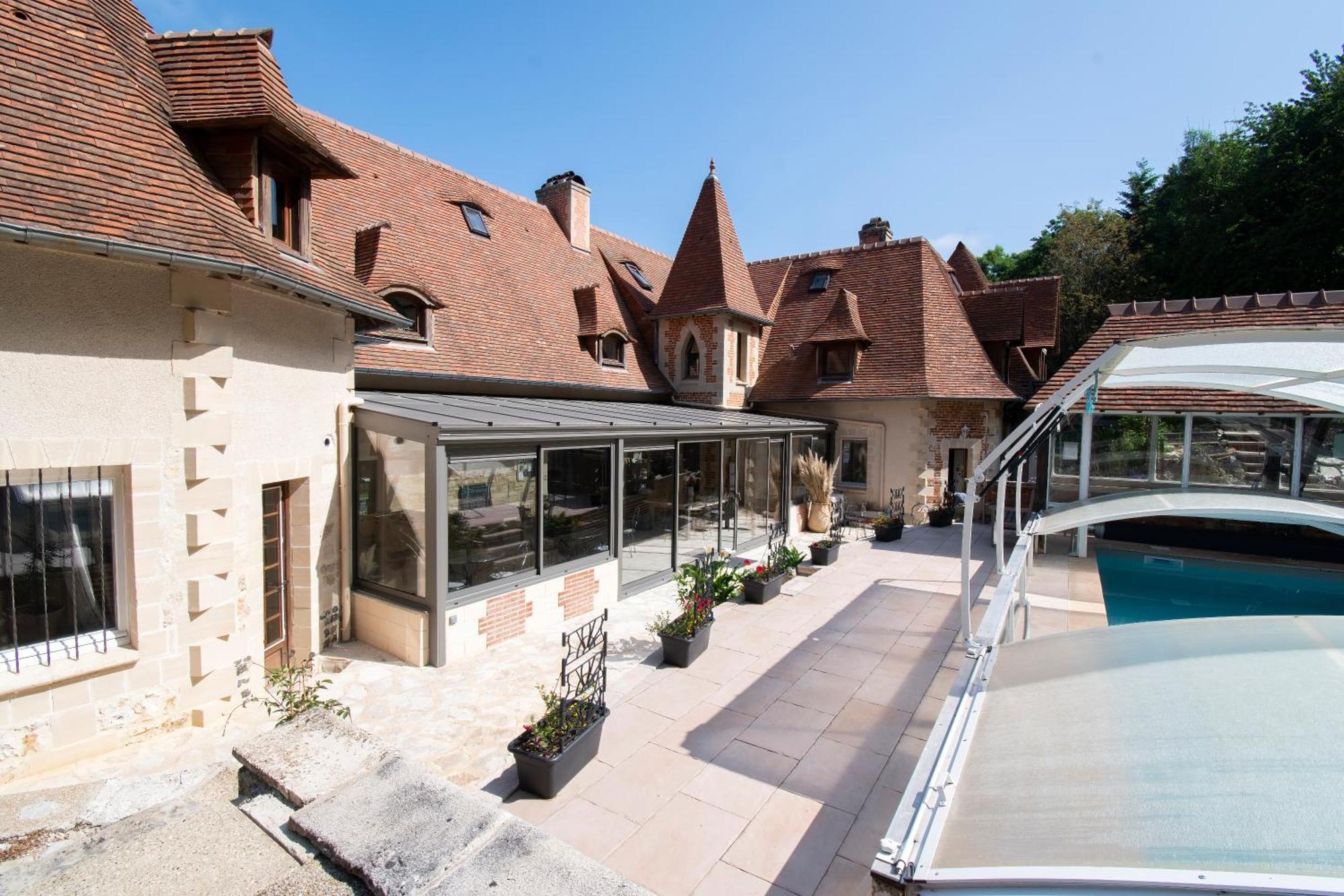 Le Prieure Des Fontaines Hotel Les Preaux Exterior foto