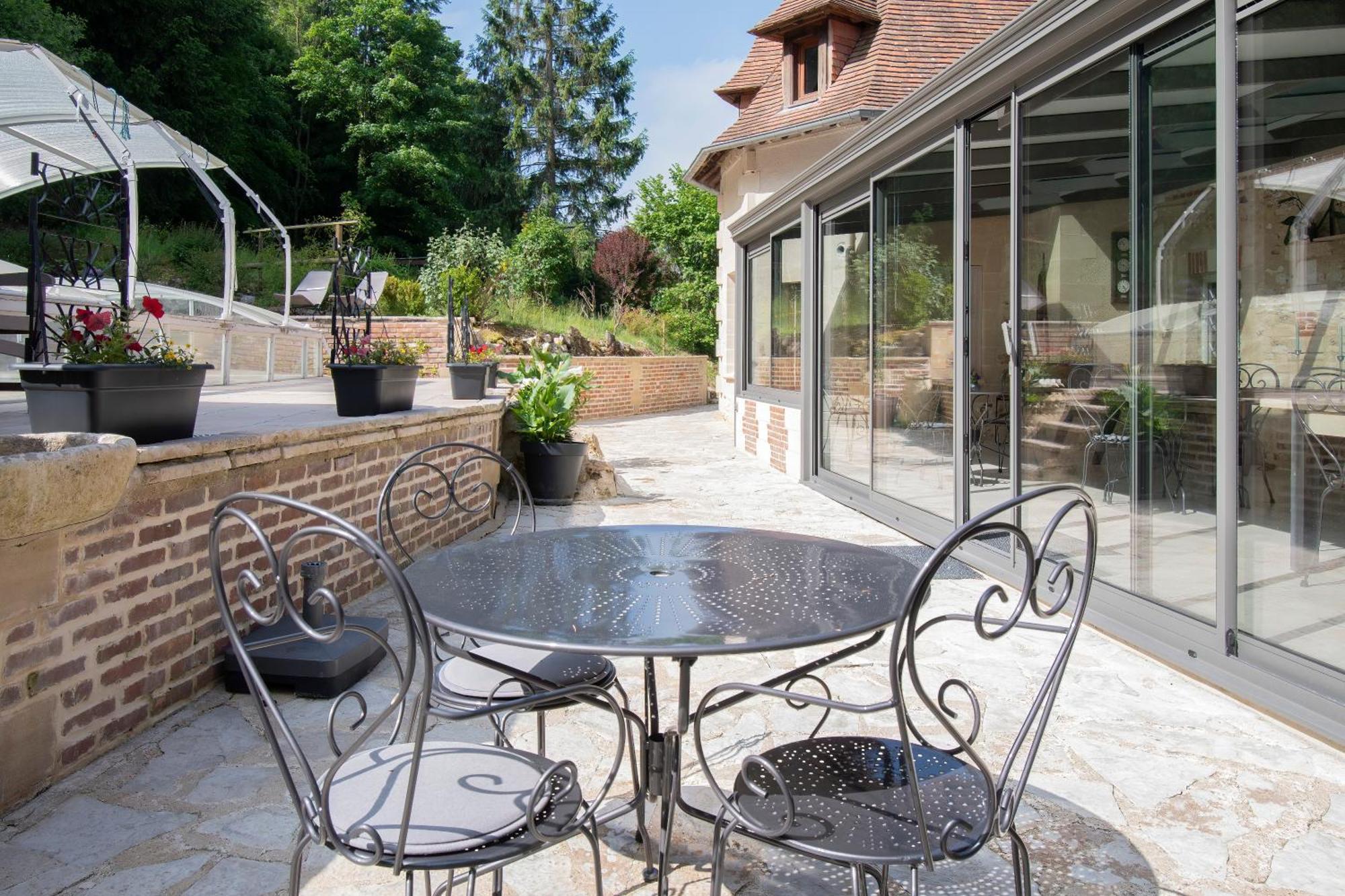 Le Prieure Des Fontaines Hotel Les Preaux Exterior foto